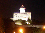 Trenčínský hrad v noci [Zvětšit - nové okno]